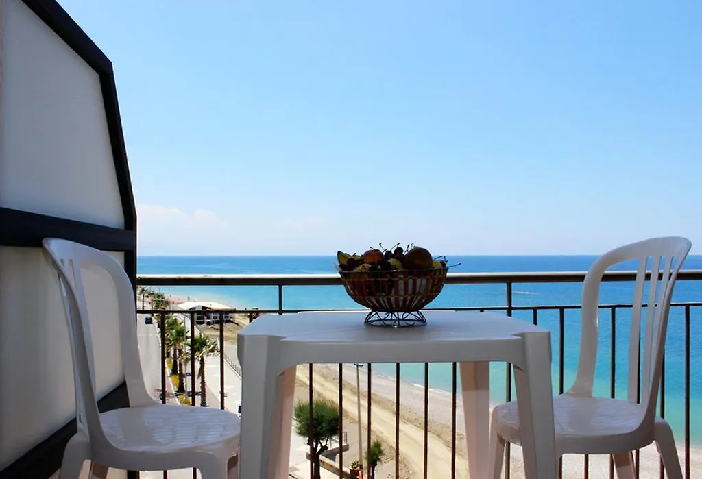 Nuovo Hotel Faro Capo d'Orlando 2*,